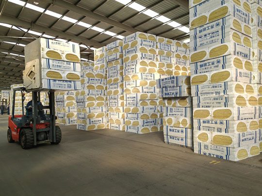 齊工巖棉板倉儲(chǔ)區(qū)